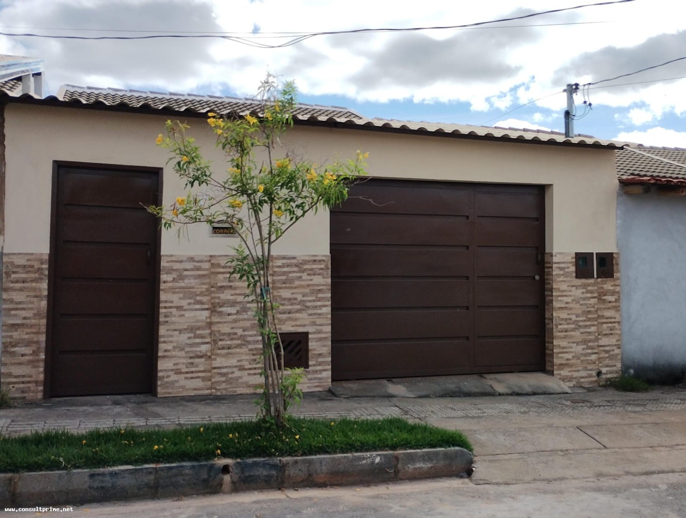 Casa à venda com 2 quartos, 130m² - Foto 1